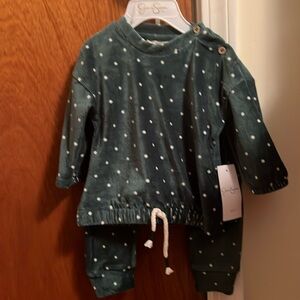 Jessica Simpson Baby Girl sweatsuit 6-9m NWT.